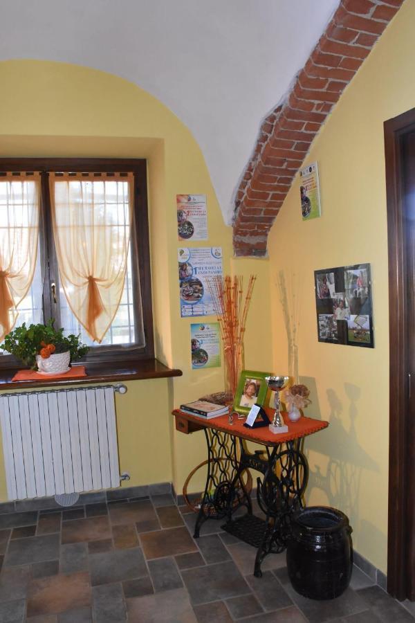Bed and Breakfast La Casa Di Enzo Lequio Tanaro Exterior foto