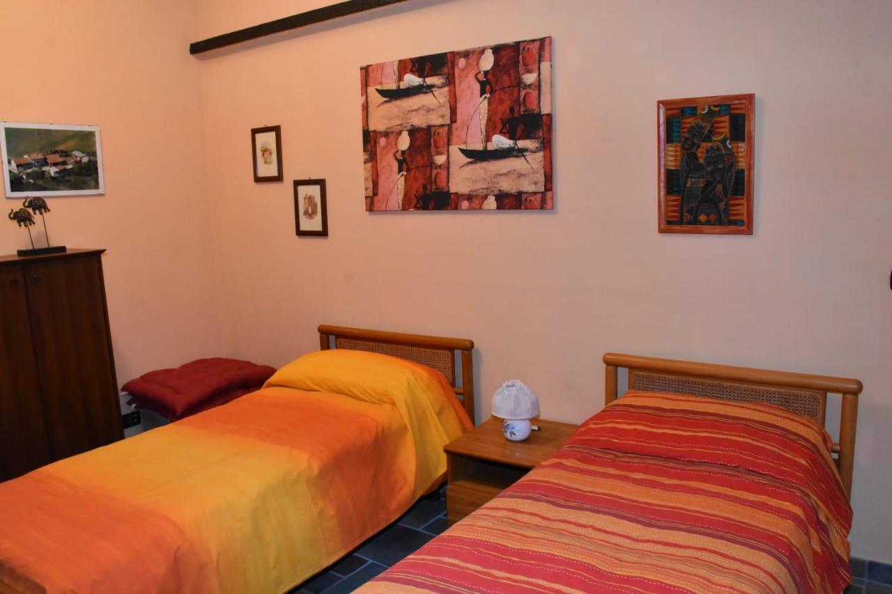 Bed and Breakfast La Casa Di Enzo Lequio Tanaro Exterior foto