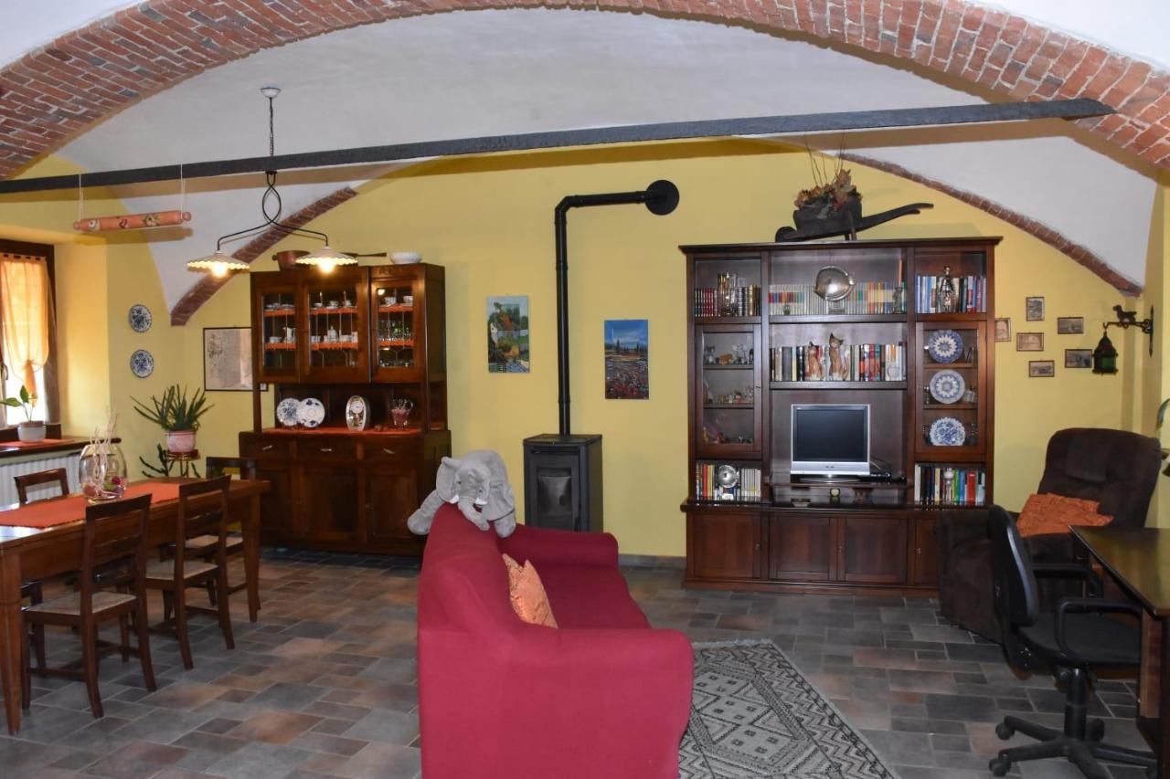 Bed and Breakfast La Casa Di Enzo Lequio Tanaro Exterior foto